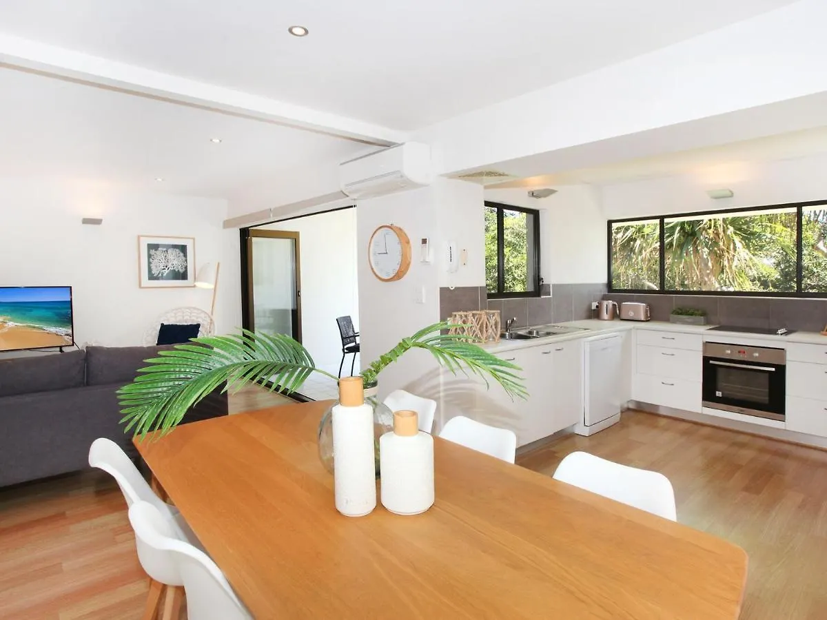 Windmill 4 Two Bedroom Beachside Apartment On Parkyn Parade Mooloolaba