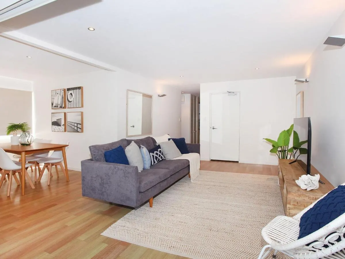 Windmill 4 Two Bedroom Beachside Apartment On Parkyn Parade Mooloolaba 0*,  Australia